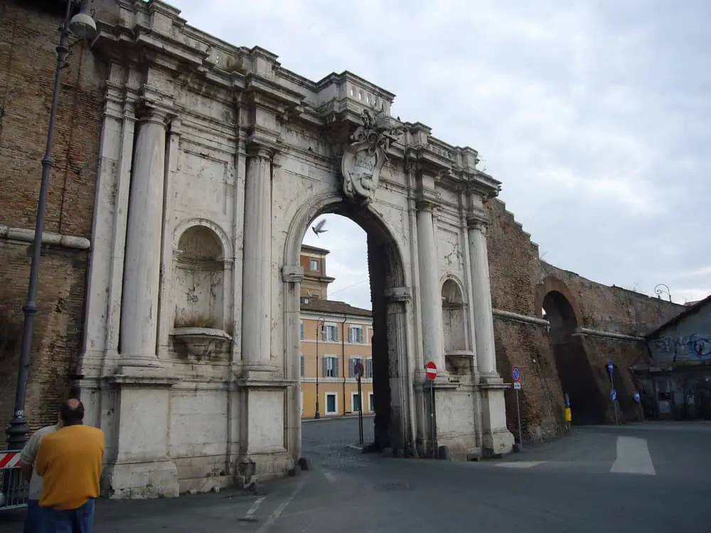 Porta Portese, the gate that was built in 1644 to replace the ancient Porta Portuensis.