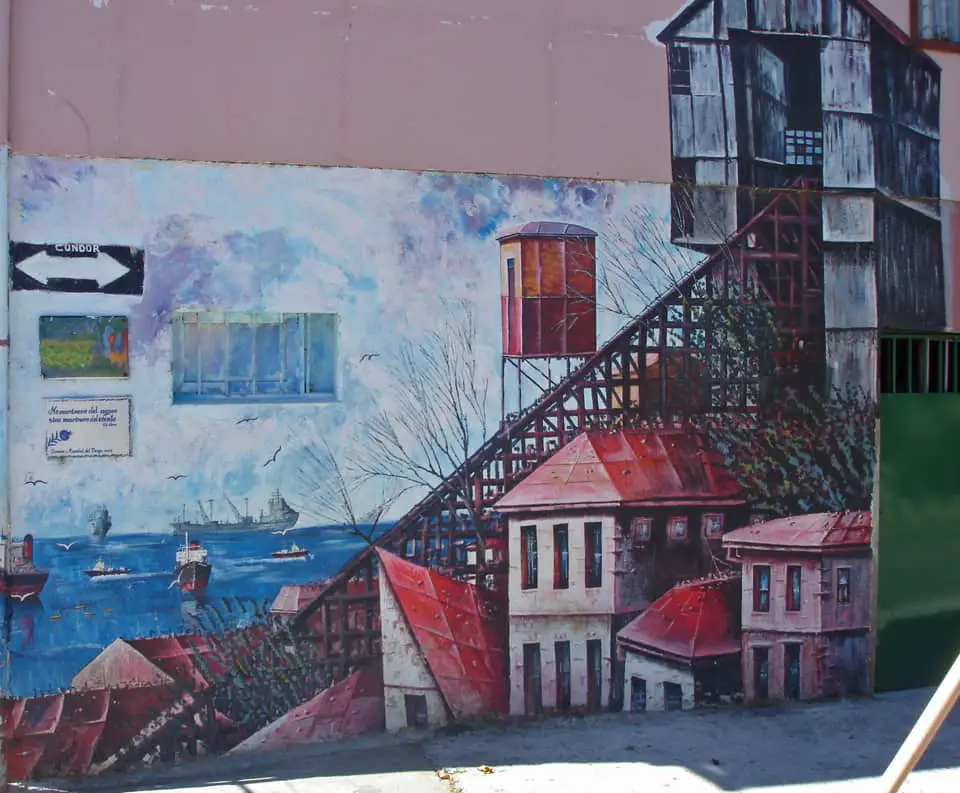 Val Paraiso mural of funicular