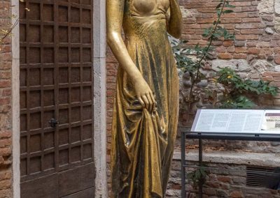 Juliet statue Casa di Giulietta Verona