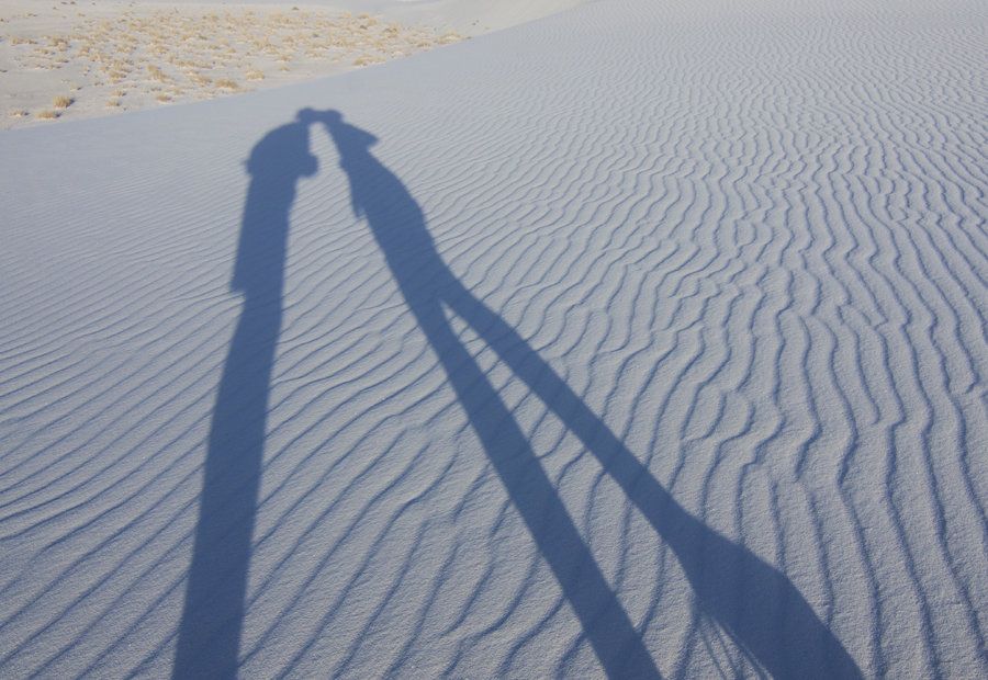 Kissing shadows