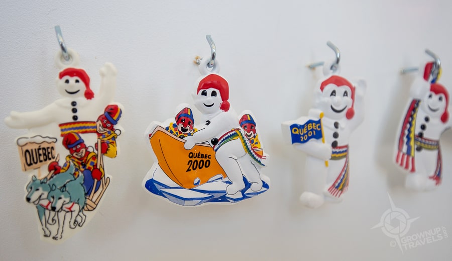 4 Bonhomme effigies