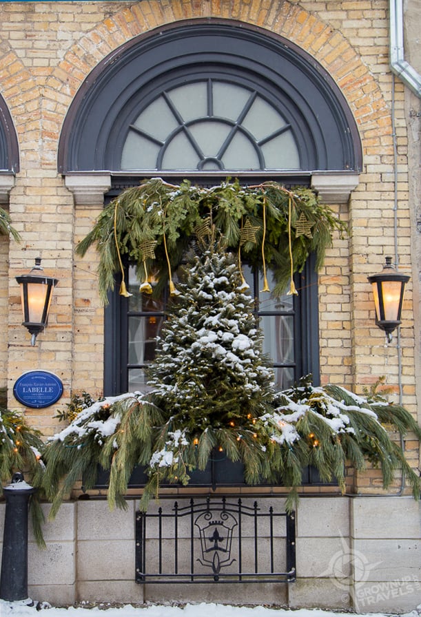 quebec beautiful winter window
