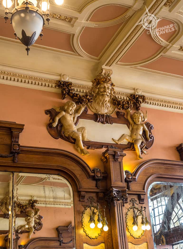 Cafe Majestic ornamentation