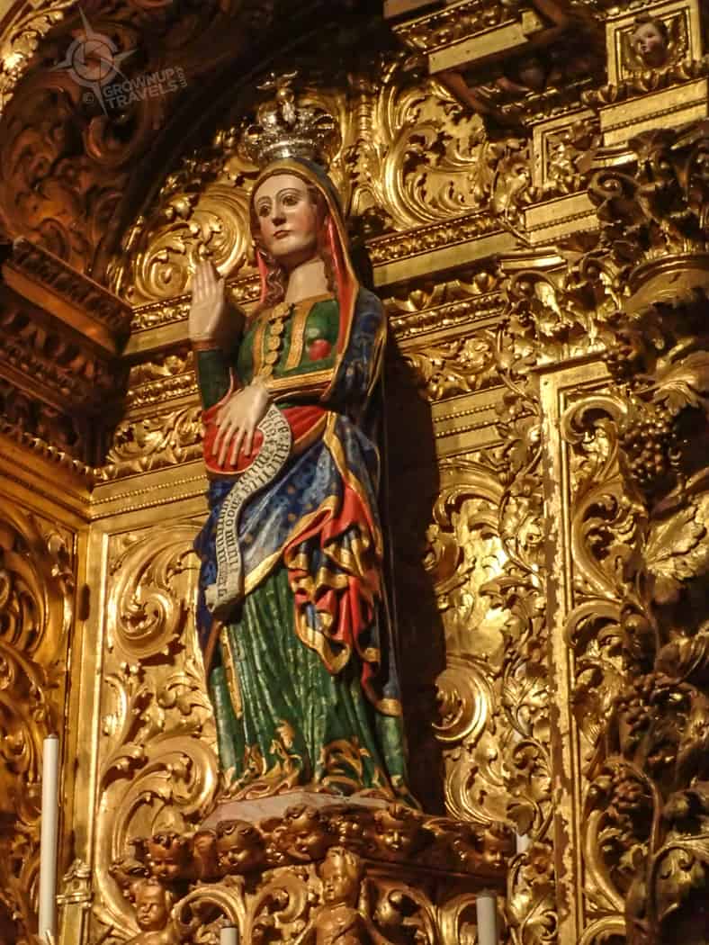 Virgin Mary pregnant statue