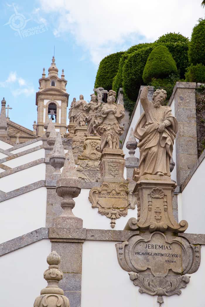 bom-jesus-statues