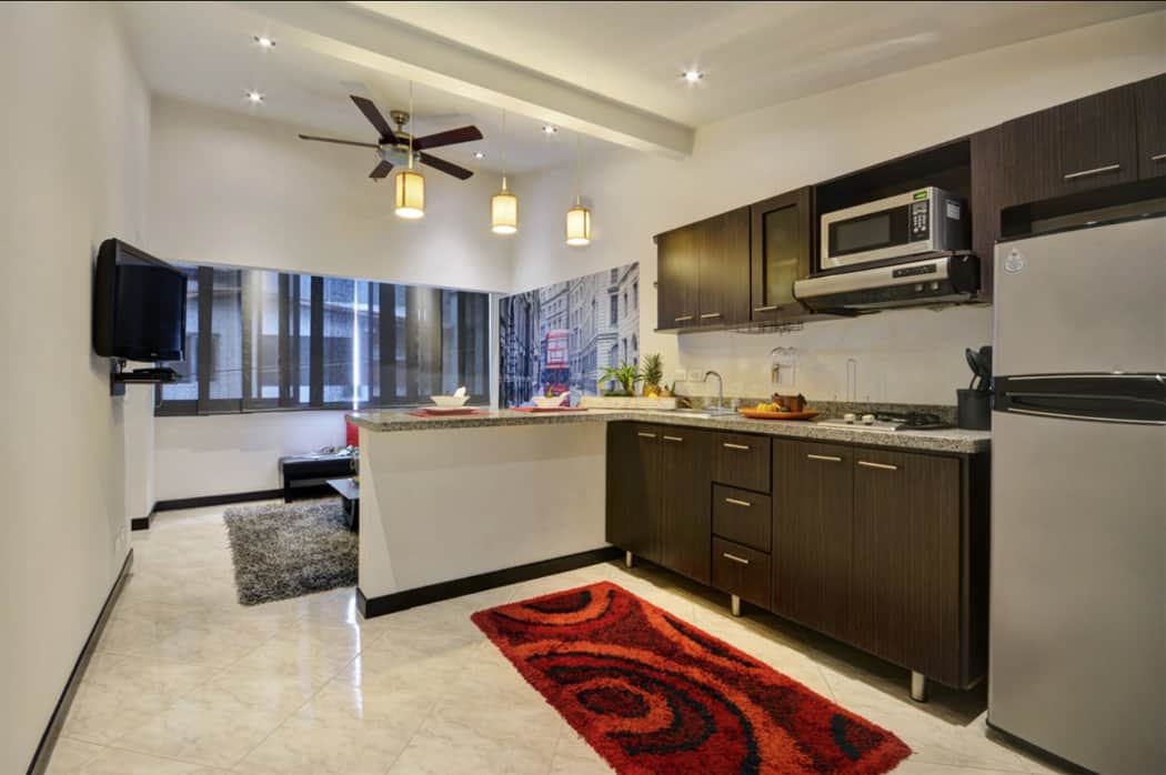 London suite kitchen