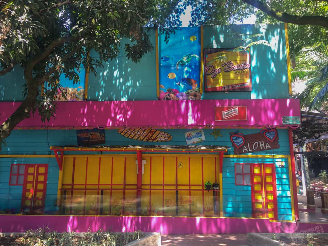 Parque Lleras neighbourhood bar