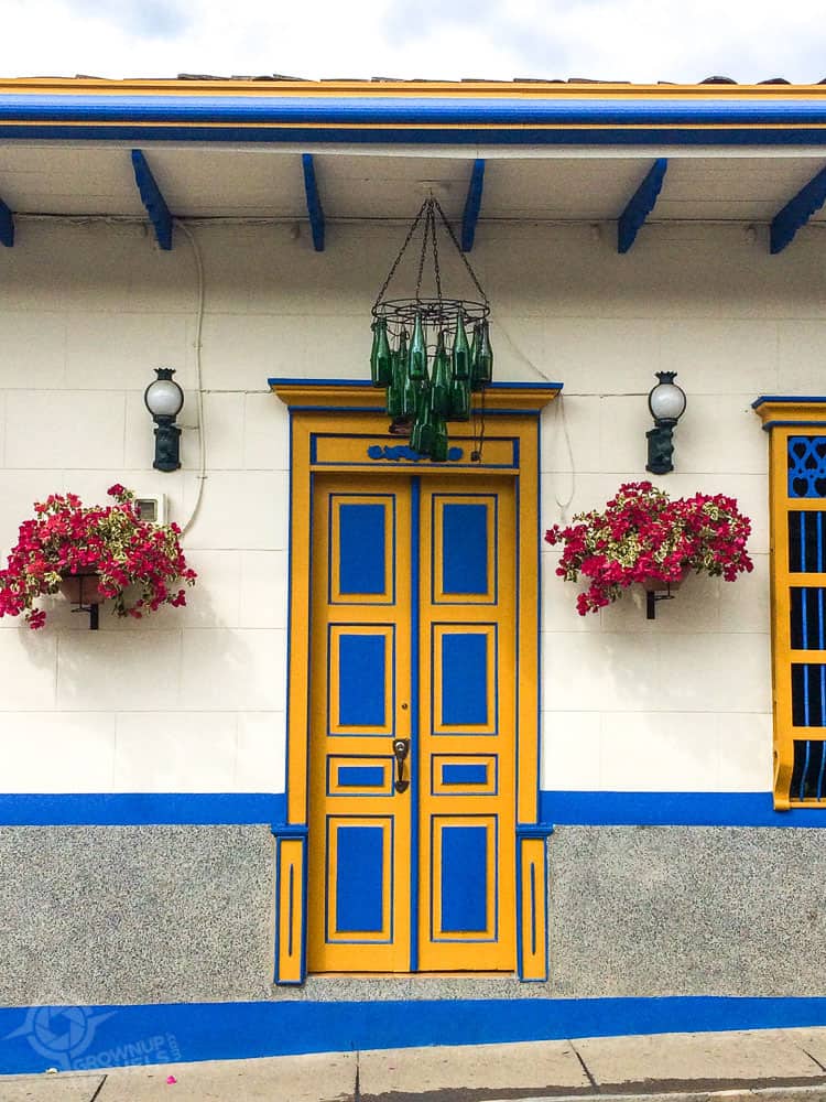 Jardin blue door