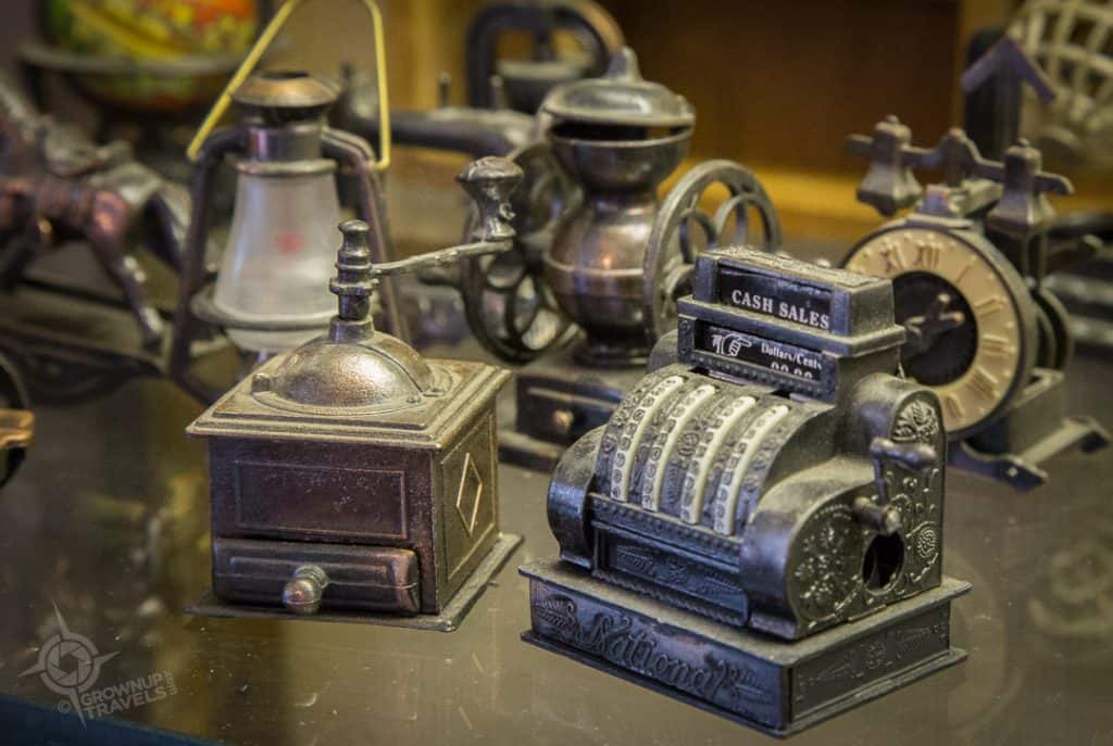 Antique miniatures at Land and Ross antiques Shakespeare