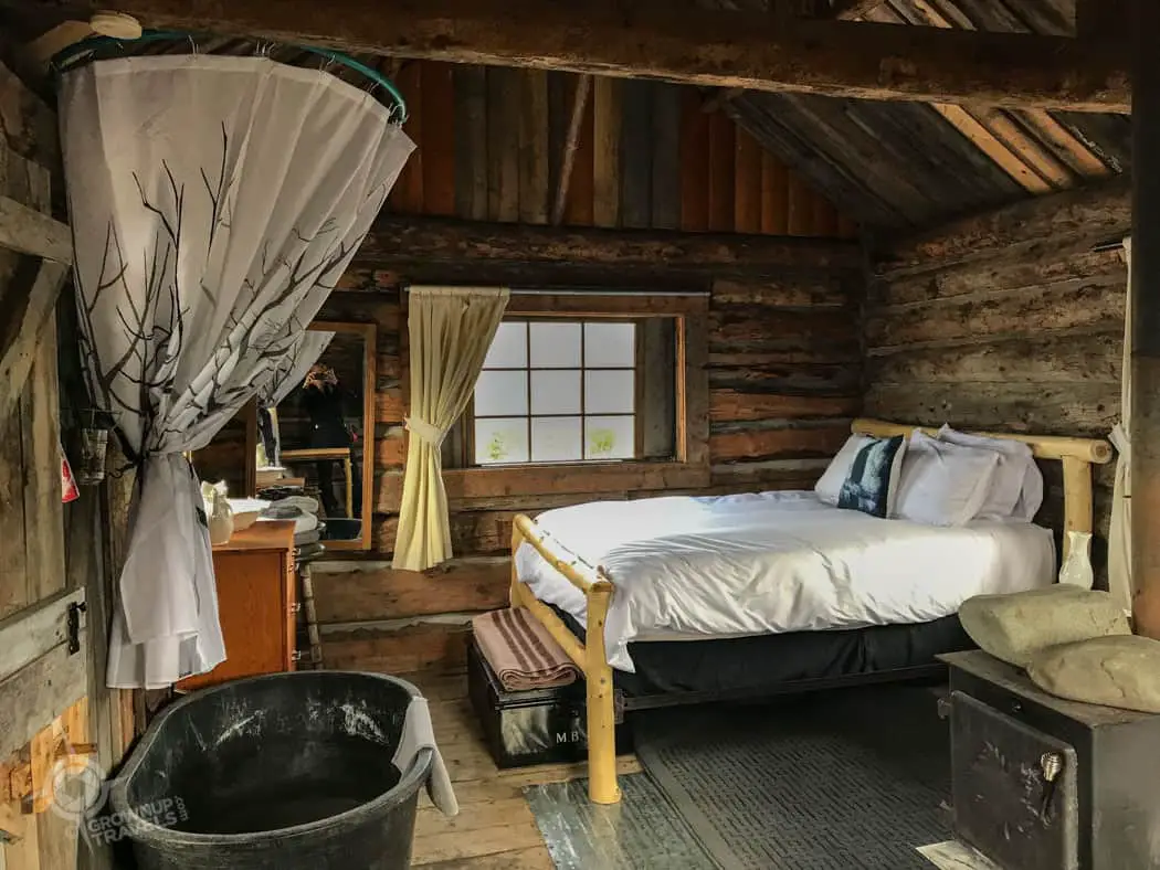 Rustic cabin at Mount Logan Lodge Yukon