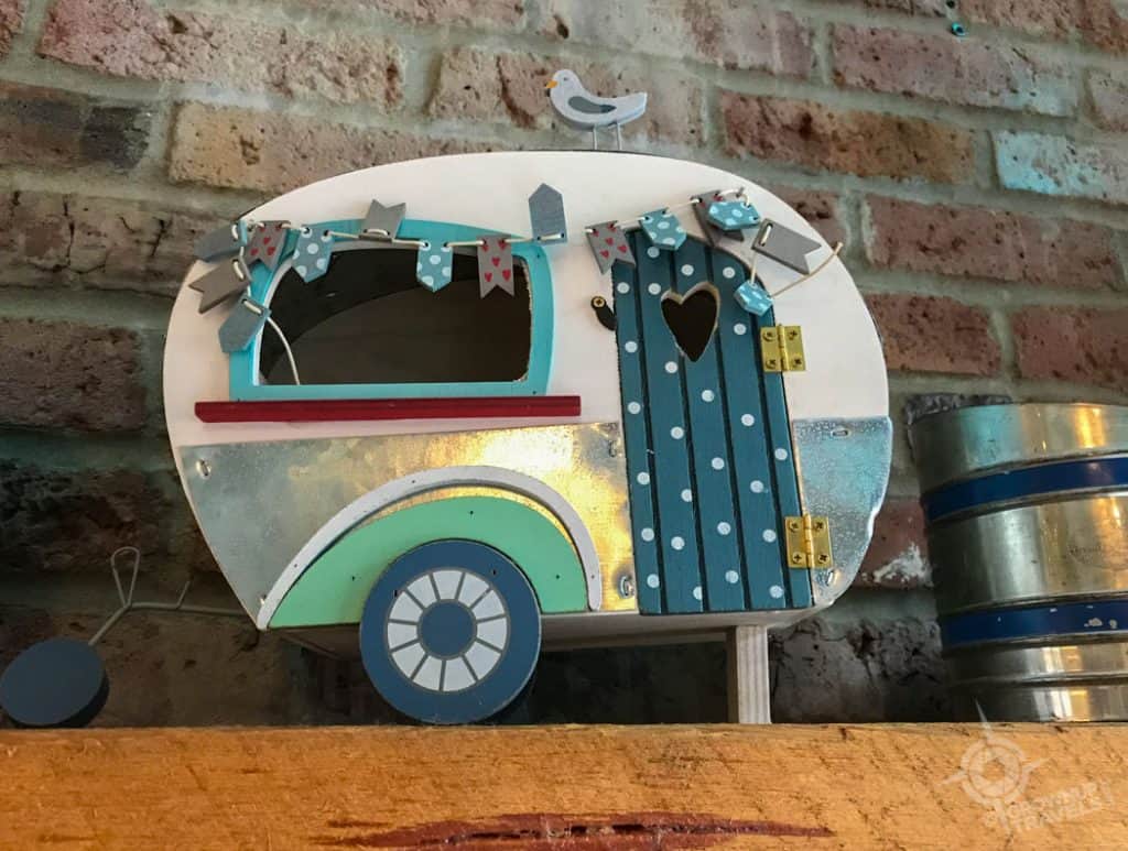 Shanzees Biscuit Cafe decor