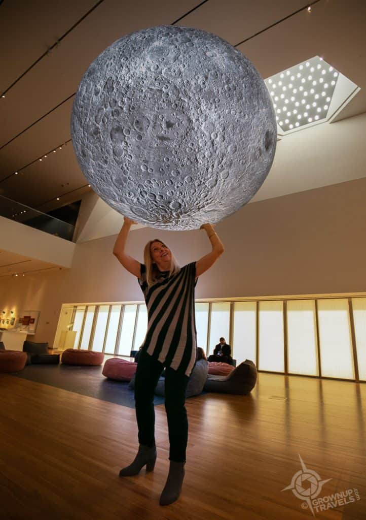 Jane holding up the moon Aga Khan