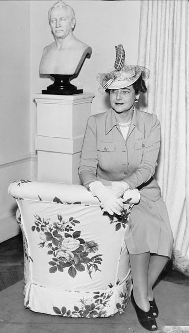 Dorothy_Draper_1942