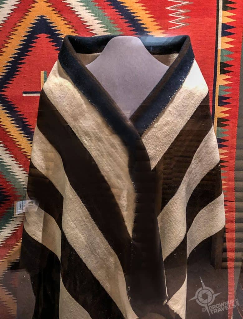 Navajo Chief Blanket 1800_1850 Heard Museum Phoenix
