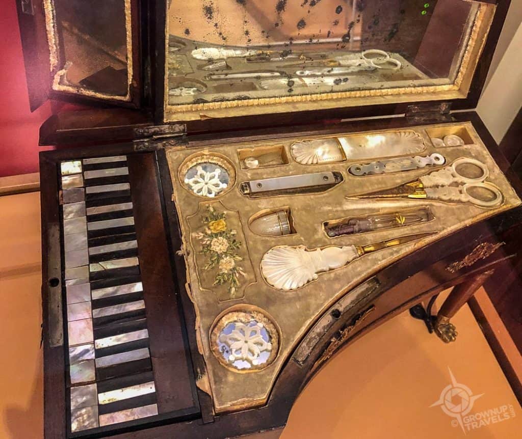 Piano music box manicure set MIM Phoenix