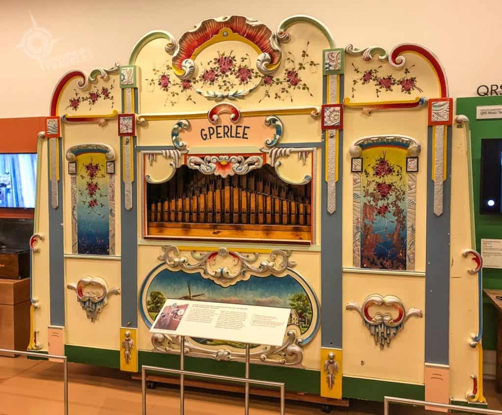 Wall_sized player organ MIM Phoenix