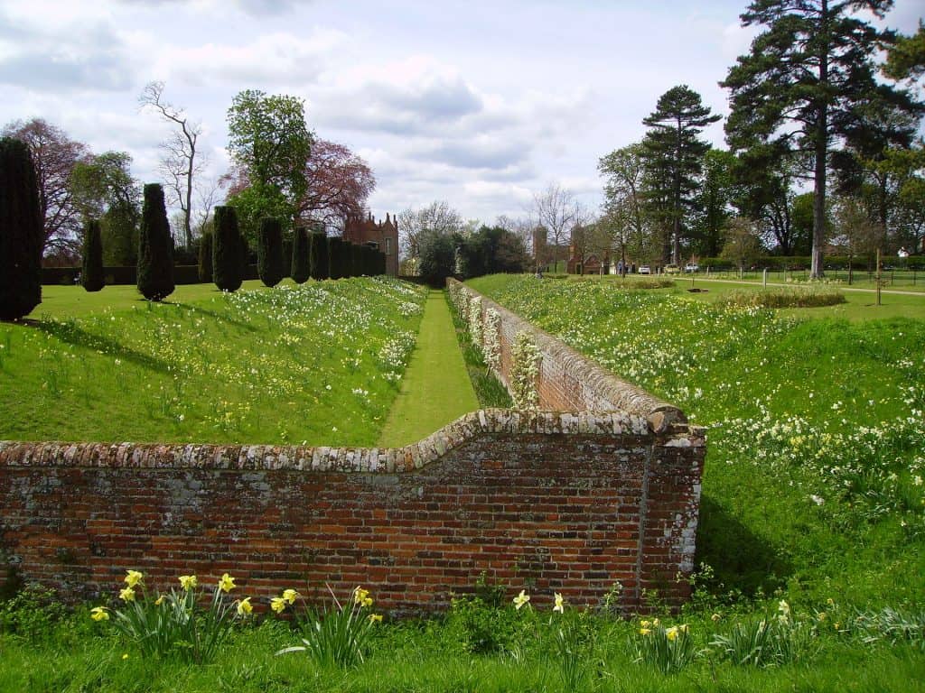 Double-sided_ha-ha,_Melford_Hall,_Suffolk