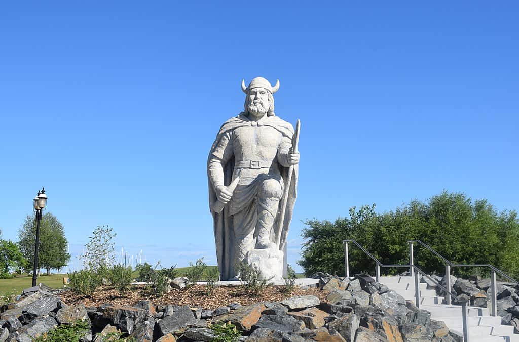 Gimli Manitoba Viking Statue