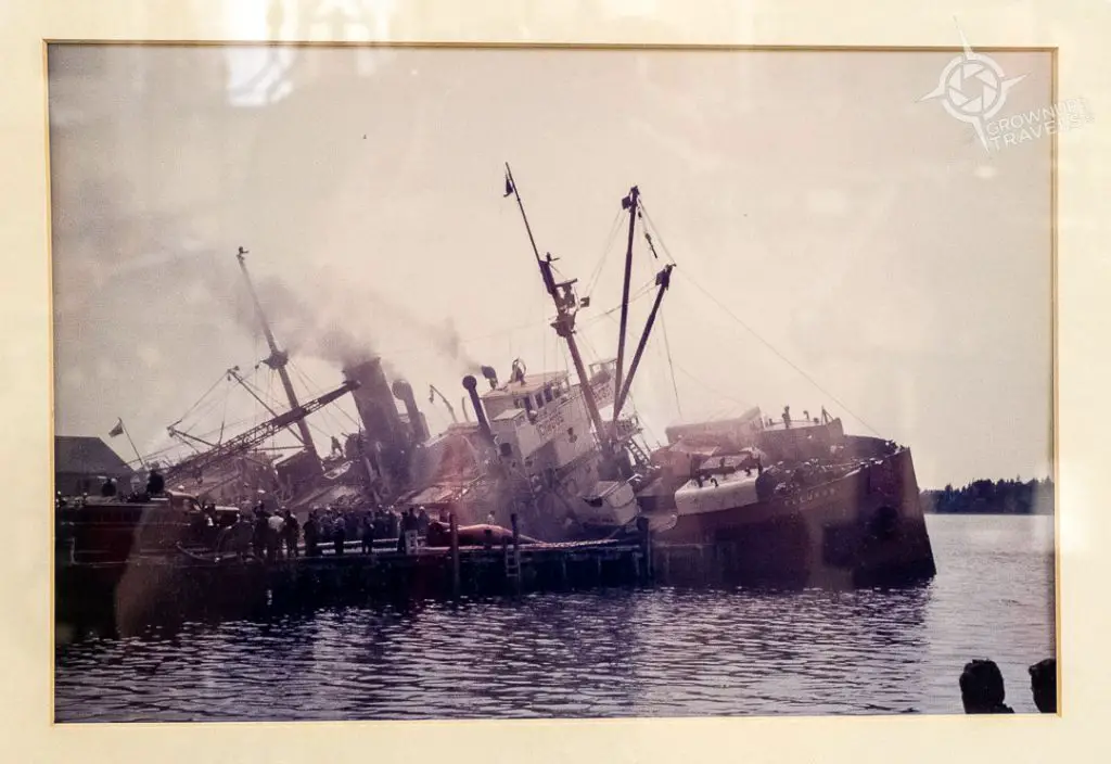 The Circus Ship fire photo in Firefighters Museum Yarmouth
