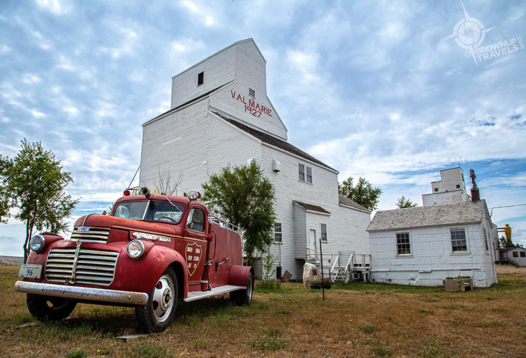 Val Marie Saskatchewan grain elevator and fire truck-13