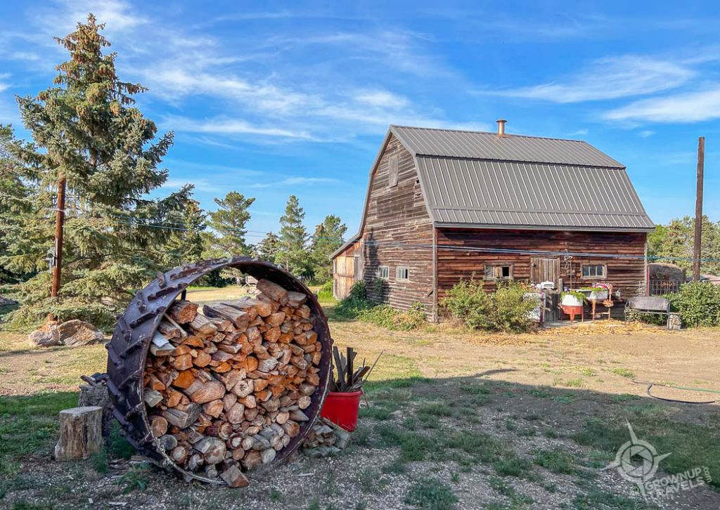 Alive Sky Lodge Barn and wood crib