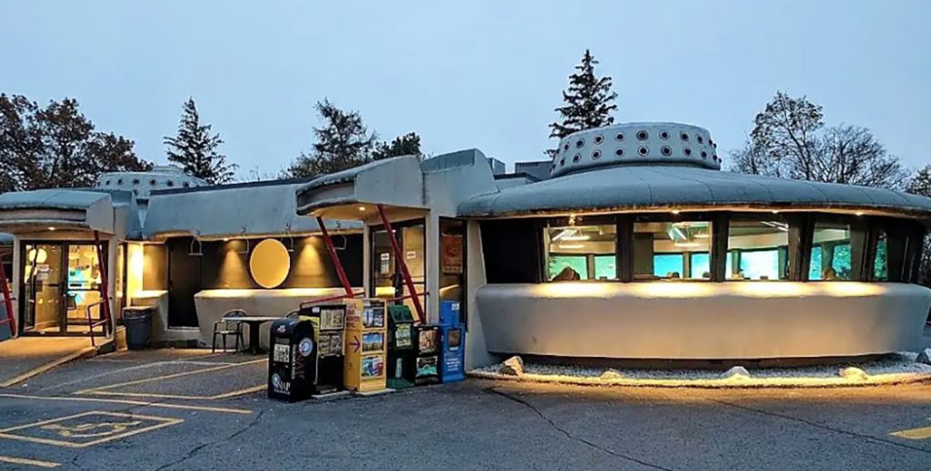 Flying Saucer restaurant Niagara Falls
