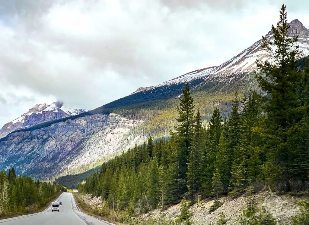 Camper on icefields parkway