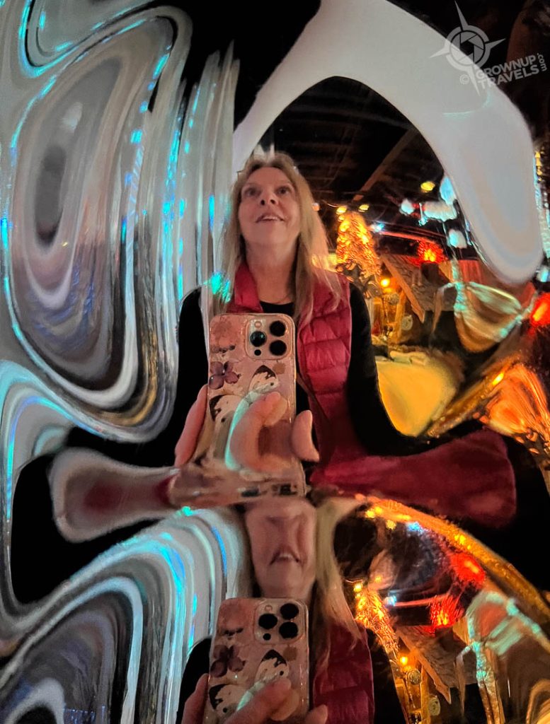 Optical illustions in The Looking Glass Charlottesville