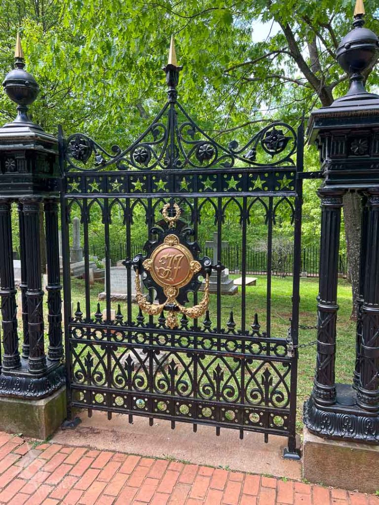 Thomas jefferson's graveyard Monticello