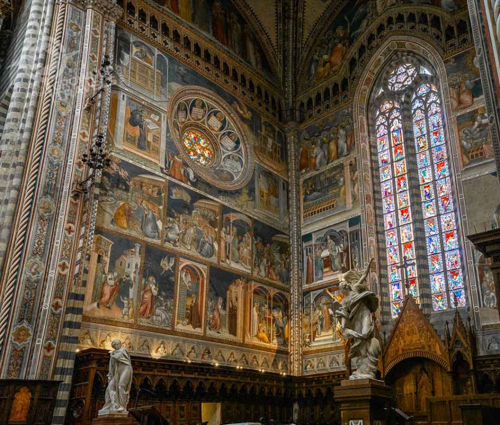 Interior Duomo Orvieto