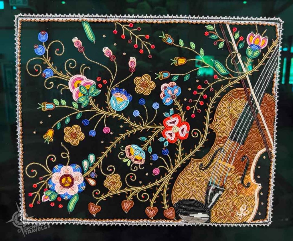 fiddle and flowers Beadwork detail Métis Crossing