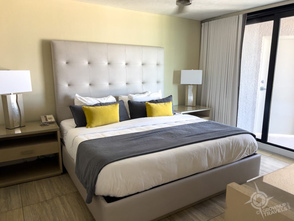 DiamondHead Beach Resort Suite bedroom