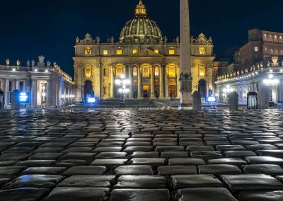 Vaticano at night