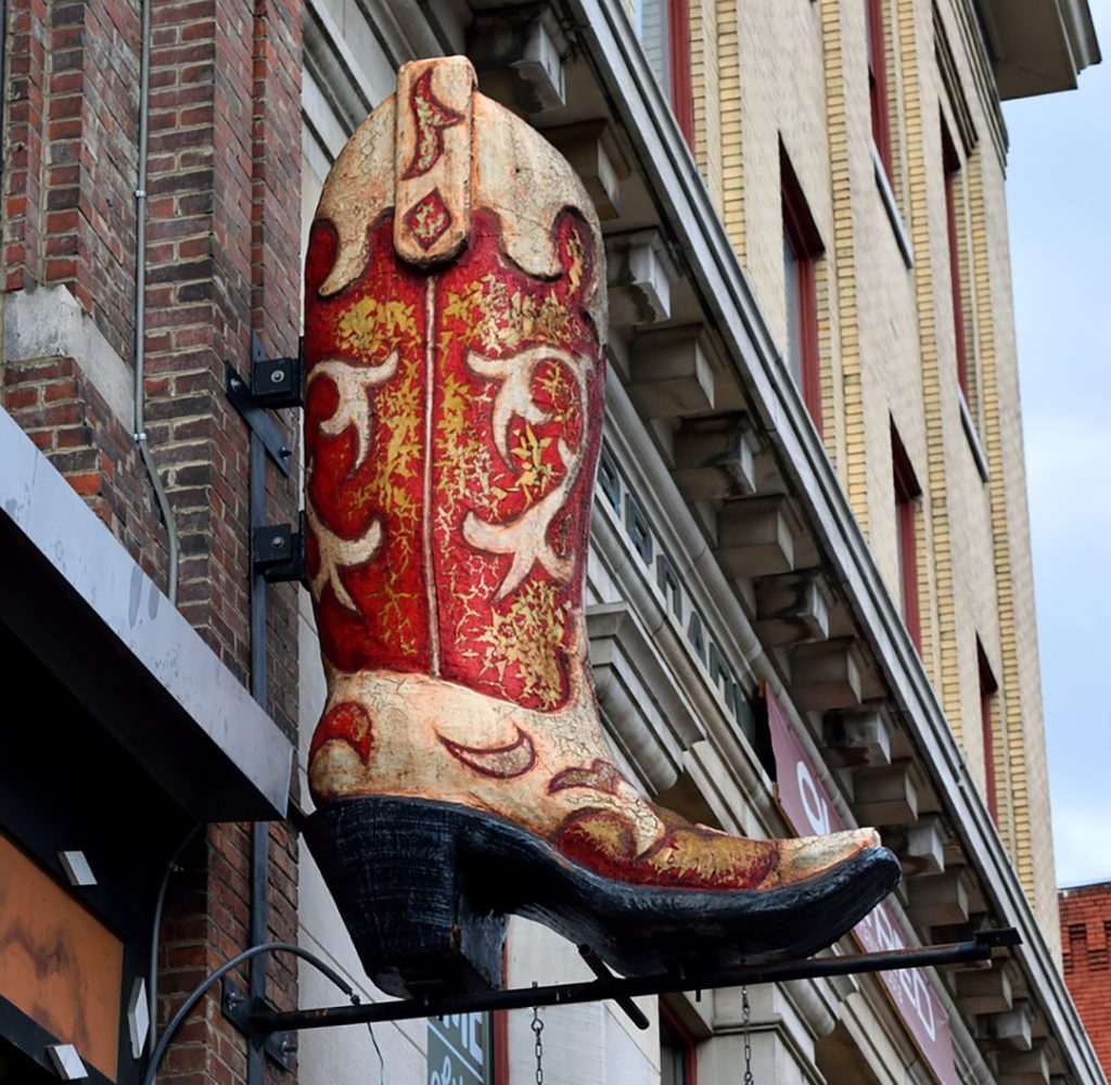 Cowboy Boots sign Nashville *Pixabay