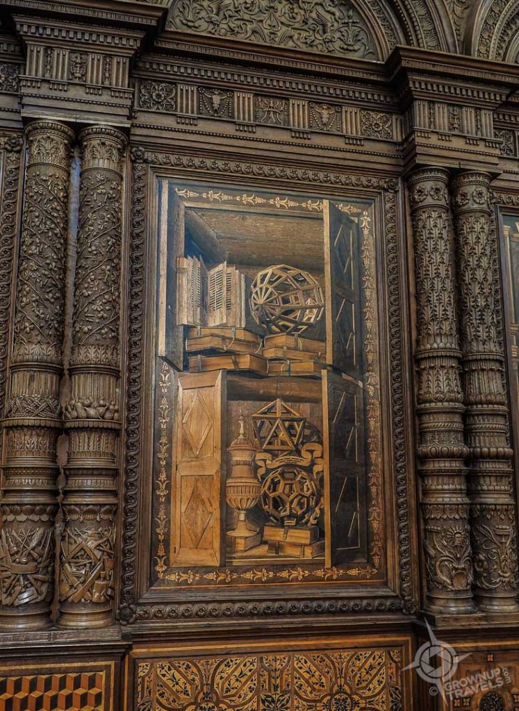 Da Vinci's polyhedra in intarsia panel