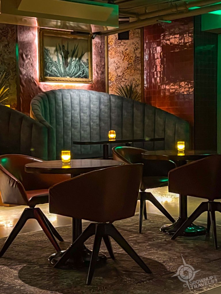 Pushing Daisies lounge Nashville