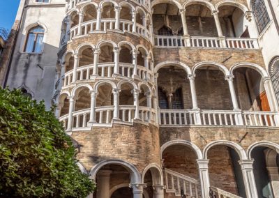 Palazzo Contarini del Bovolo facade Venice-2