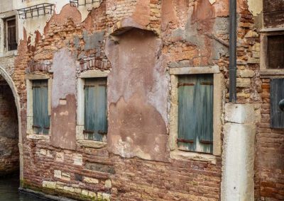 Venetian walls crumbling