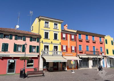 Caorle colourful shops