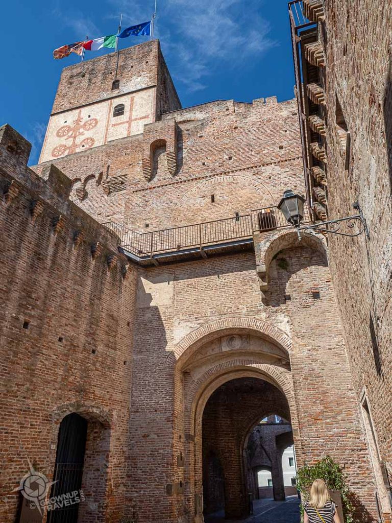 Cittadella gate and tower with symbols