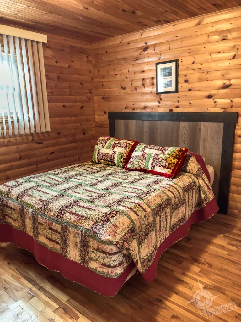 Gros Morne Cabins bedroom quilt