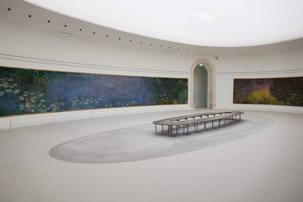 Musée_de_L'Orangerie_Water_Lilies_Room Brady Brenot Wikimedia Commons