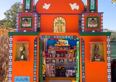 Querida family ofrenda Muertos Fest 2024