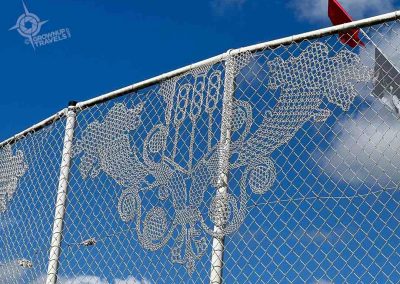 Lace-link fencing in Bruges