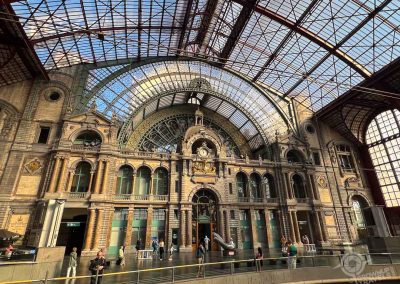 Antwerp Centraal station platform entrance