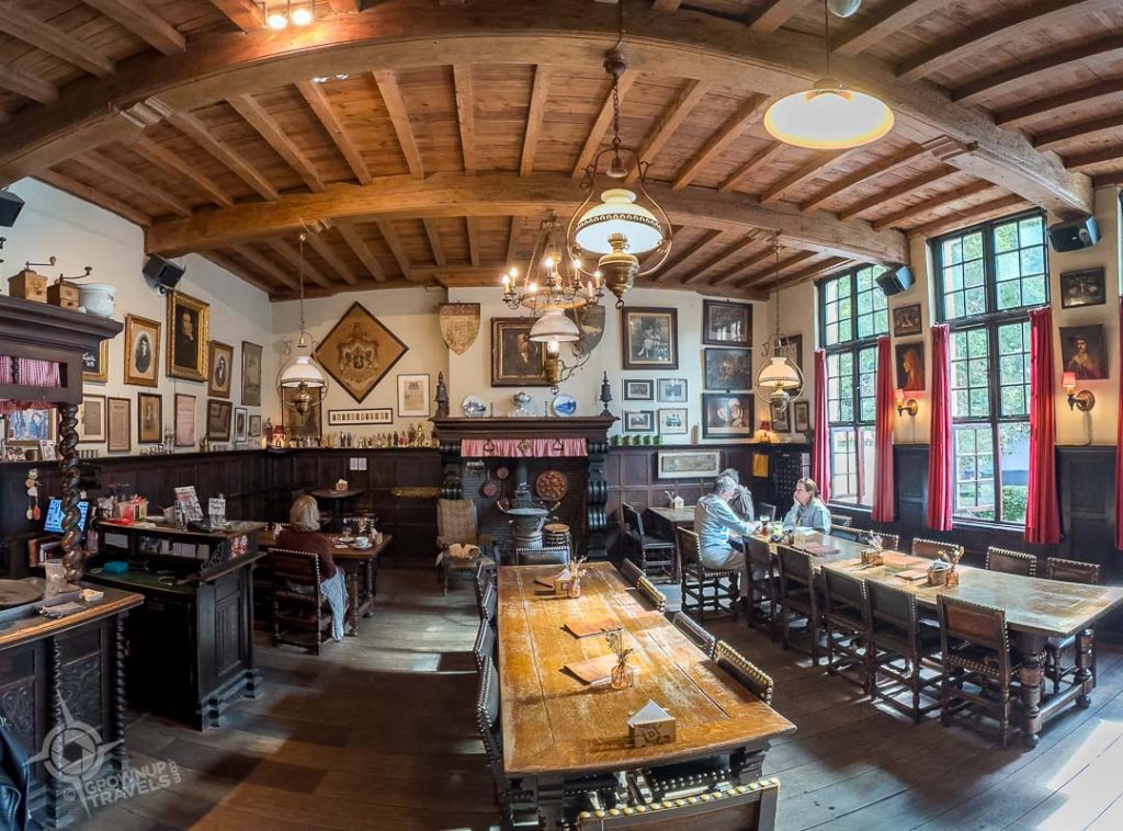 Cafe Vlissinghe interior Bruges