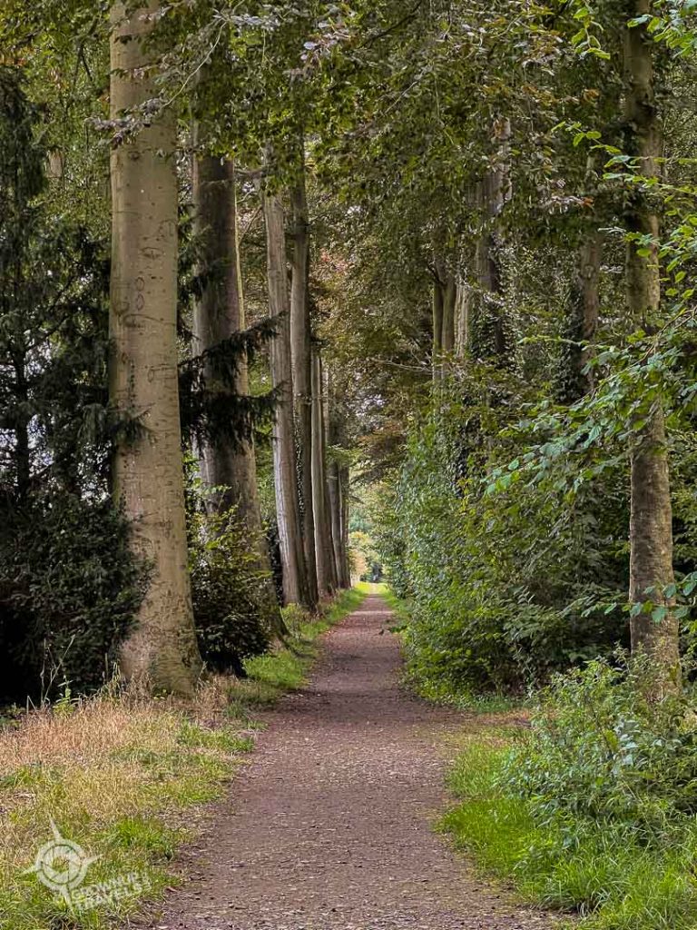 Walking paths around Loppem Castle_