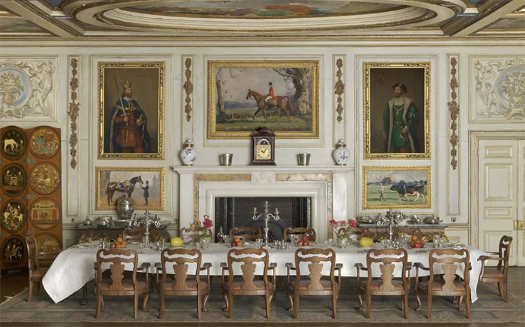 Queen Marys dollhouse dining room