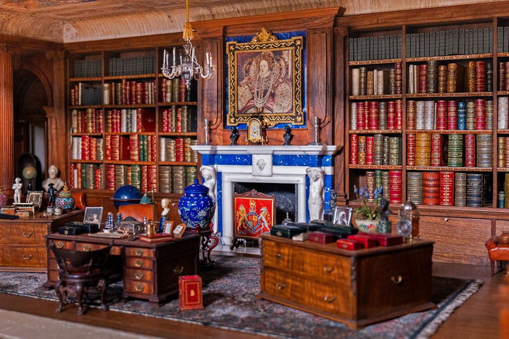 The Library Queen Mary's Dollhouse