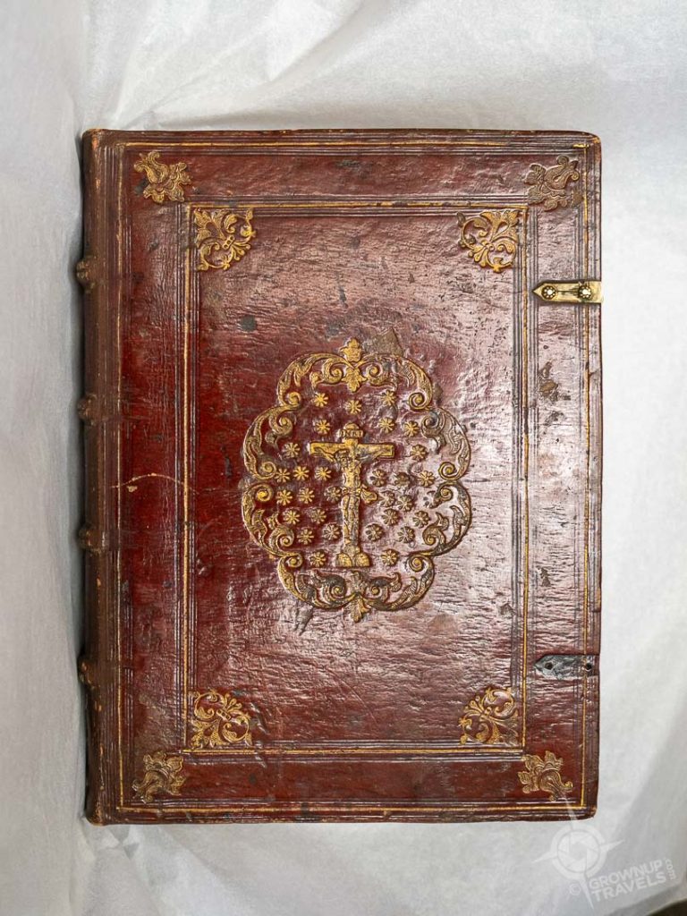 Bentivoglio Book of Hours V&A National Art Library cover